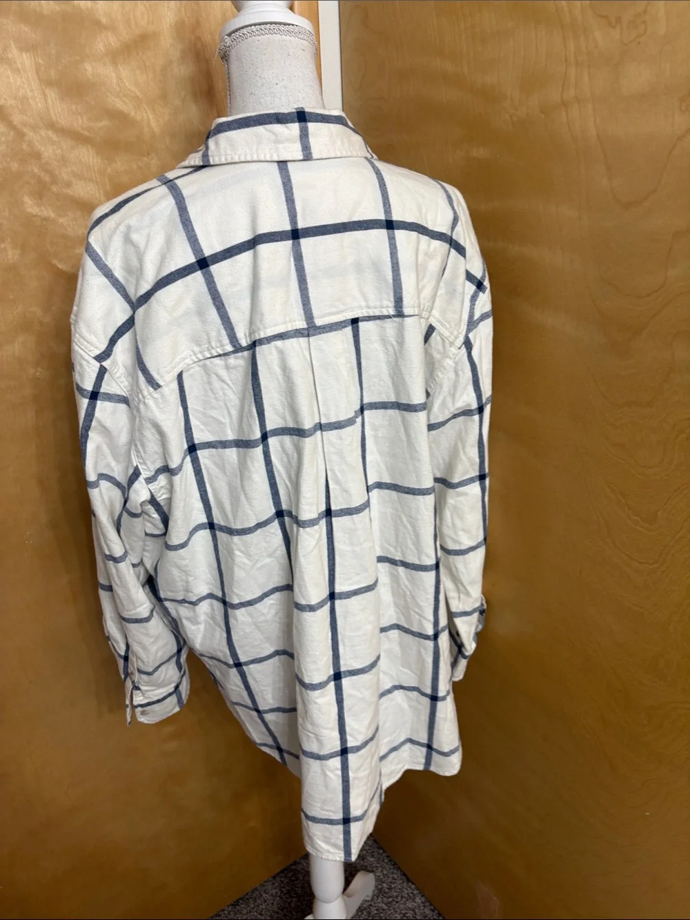 NWT Universal Thread Off White And Navy Blue Oversized Fit Button Down Shirt XXL